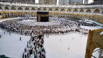 ഉംറ നിര്വഹിക്കുന്നതിനിടെ ഹൃദയാഘാതം; ഇന്ത്യക്കാരന്റെ ജീവൻ രക്ഷിച്ച് റെഡ് ക്രസന്റ് സംഘം