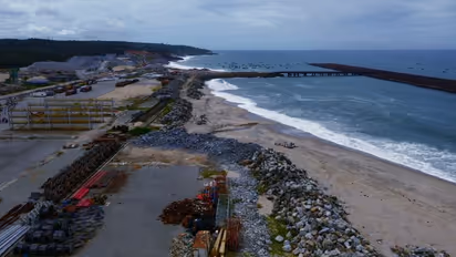 വിഴിഞ്ഞം തുറമുഖം: അദാനി ഗ്രൂപ്പിന് സർക്കാർ 100 കോടി വായ്പയെടുത്ത് നൽകി