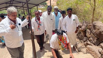 ಜಿಎಸ್‌ ಪಾಟೀಲ ಶಾಸಕರಾಗಬೇಕು, ಸಿದ್ರಾಮಯ್ಯ ಸಿಎಂ ಆಗಬೇಕು: ಅಂಬೇಗಾಲಲ್ಲಿ ಕಾಲಕಾಲೇಶ್ವರ ಬೆಟ್ಟವೇರಿದ ಯುವಕ!   