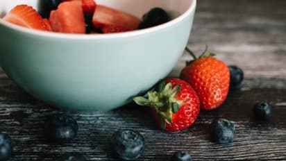 ശ്വാസകോശത്തിന്റെ ആരോഗ്യം ഉറപ്പിക്കാം; കഴിക്കാം ഈ ആറ് ഭക്ഷണങ്ങള്...