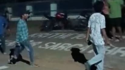 കോളേജ് ക്യാംപസിൽ വിദ്യാർത്ഥിനികളടക്കം നിരവധി പേർക്ക് നേരെ കത്തി വീശി യുവാക്കളുടെ പരാക്രമം