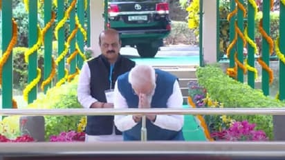 ಚಿಕ್ಕಬಳ್ಳಾಪುರದಲ್ಲಿ ಮೋದಿ ಹವಾ: ಸರ್ ಎಂ. ವಿಶ್ವೇಶ್ವರಯ್ಯ ಸಮಾಧಿಗೆ ಶಿರಬಾಗಿ ನಮಿಸಿದ ನಮೋ