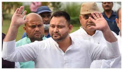 മൂന്നു തവണ വിളിപ്പിച്ചു; നാലാം തവണ സിബിഐക്ക് മുന്നിൽ ഹാജരായി തേജസ്വി യാദവ് 