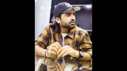 காட்டுப்பசியில் இருக்கும் சிம்புவுக்கு கிடைத்த இரட்டை வேடம்... மீண்டும் மன்மதன் மோடுக்கு செல்லும் எஸ்.டி.ஆர்