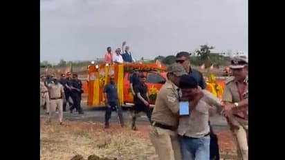 ప్రధాని మోడీ భద్రతకు భంగం వాటిల్లలేదు- కర్ణాటకలో కాన్వాయ్ వైపు ఓ వ్యక్తి దూసుకెళ్లిన ఘటనపై పోలీసుల వివరణ