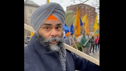 వాషింగ్టన్ లోని ఇండియన్ ఎంబసీ వద్ద భారతీయ జర్నలిస్టుపై ఖలిస్తాన్ మద్దతుదారుల దాడి.. భారత్, మోడీపై దూషణలు