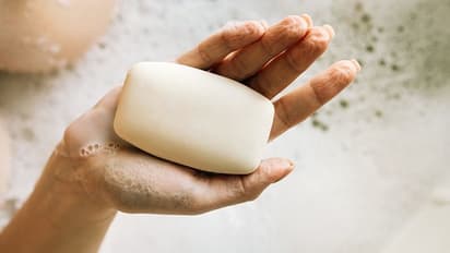 Soap Usage: గడువు తీరిన సబ్బు వాడితే ఏం జరుగుతుందో తెలుసా?