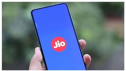 റെക്കോർഡ് നേട്ടവുമായി ജിയോ ; 30 ദിവസം കൊണ്ട് വരിക്കാർ ഉപയോഗിച്ചത് 1,000 കോടി ജിബി ഡേറ്റ