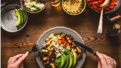 കൊളസ്ട്രോള് കുറയ്ക്കാന് ഡയറ്റില് ഉള്പ്പെടുത്താം ഈ പഴങ്ങള്...