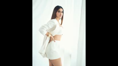 పొద్దున్నే పరువాల దాడి మొదలెట్టిన ఇస్మార్ట్ బ్యూటీ.. నభా బరువెక్కిన అందాలకి ఇంటర్నెట్ అల్లకల్లోలం 