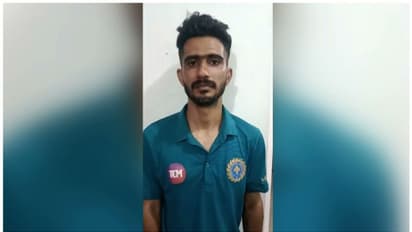 ഇടപാടുകാരുടെ ക്രെഡിറ്റ് കാര്ഡ് കൈക്കലാക്കി തട്ടിപ്പ്, മുന് ബാങ്ക് ജീവനക്കാരന് മലപ്പുറത്ത് പിടിയില്