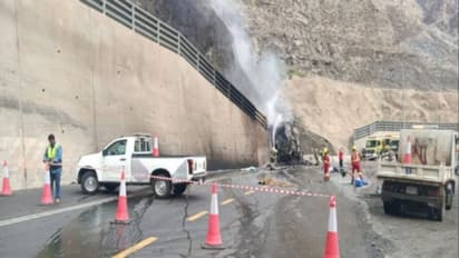 സൗദി അറേബ്യയില് ഉംറ തീര്ത്ഥാടകര് സഞ്ചരിച്ച ബസിന് തീപിടിച്ച് 20 മരണം