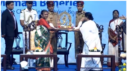 'ഭരണഘടനയെ സംരക്ഷിക്കൂ, ദുരന്തത്തിൽ നിന്ന് രക്ഷിക്കൂ'; രാഷ്ട്രപതിയോട് അഭ്യർത്ഥിച്ച് മമതാ ബാനർജി