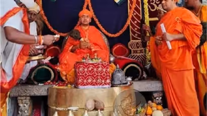 ಶ್ರವಣಬೆಳಗೊಳ ಜೈನಮಠ ಪೀಠಾಧಿಪತಿ ಆಗಮಕೀರ್ತಿ ಶ್ರೀಗಳ ಪಟ್ಟಾಭಿಷೇಕ