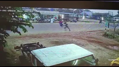 சொத்து தகராறு காரணமாக பெற்ற மகனை ஓட ஓட வெட்டிய தாய், தந்தை கைது