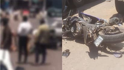 కరీంనగర్ లో ఘోర రోడ్డుప్రమాదం... ఇసుక ట్రాక్టర్ ఢీకొని ముగ్గురు స్నేహితుల దుర్మరణం