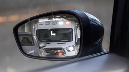 ആംബുലൻസുകൾക്ക് വഴി മാറികൊടുത്തില്ലെങ്കിൽ വാഹനങ്ങൾക്ക് പിഴ; നിരീക്ഷിക്കാന് ഓട്ടോമാറ്റിക് സംവിധാനം ആരംഭിച്ചു