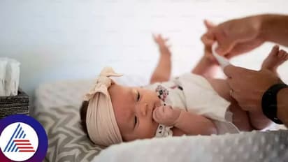 ಅತ್ತೆಗೆ ಮಗುವಿನ ಡೈಪರ್ ಬದಲಾಯಿಸಲು ಬಿಡೋಲ್ಲ ಈ ಸೊಸೆ, ಪಾಪು ಪ್ರೈವೆಸಿ ಹೋಗುತ್ತಂತೆ!