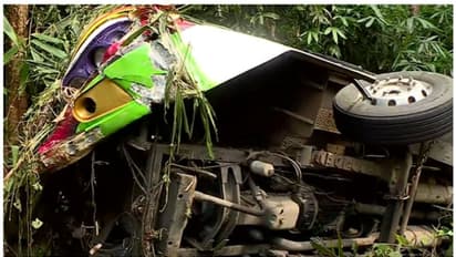 లోయలోపడిన బస్సు.. 62 మంది అయ్యప్ప భక్తులకు గాయాలు.. దర్శనం చేసుకుని వస్తుండగా కేరళలో ప్రమాదం (వీడియో)