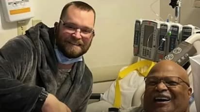 ഊബർ ടാക്സിയില് കയറിയ ഡയാലിസിസ് രോഗിക്ക് തന്റെ വൃക്കകളിലൊന്ന് ദാനം ചെയ്ത് ഡ്രൈവര്; കൈയടിച്ച് നെറ്റിസണ്സ്