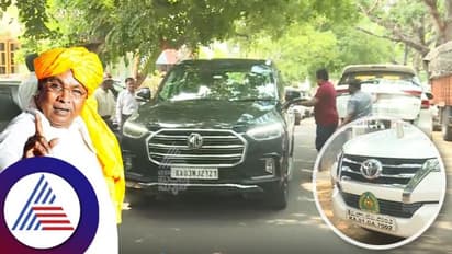 Karnataka Elections 2023: ನೀತಿ ಸಂಹಿತೆ ಎಫೆಕ್ಟ್, ವರುಣಾ ರಸ್ತೆ ನಡುವೆಯೇ ಸರ್ಕಾರಿ ಕಾರ್ನಿಂದ ಇಳಿದ ಸಿದ್ದು!