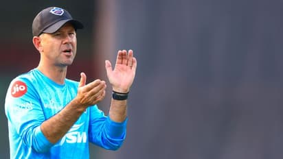 IPL 2023: ரிக்கி பாண்டிங்கின் அடத்தால் அழிந்த டெல்லி கேபிடள்ஸ்..! செம காட்டு காட்டிய கவாஸ்கர்