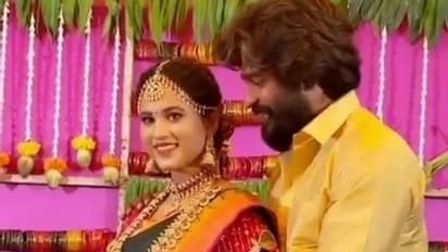 வாவ்... செய்திவாசிப்பாளர் கண்மணிக்கு நடந்த வளைகாப்பு! மேடையை வளையலால் அலங்கரித்த காதல் கணவர் நவீன்! போட்டோஸ்..