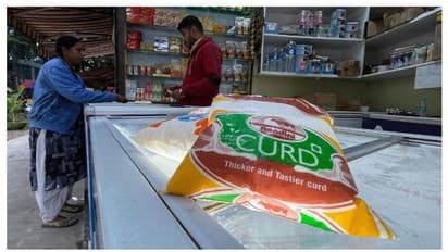 തൈര് പാക്കറ്റുകളിൽ ഹിന്ദി വേണം; തെര‍ഞ്ഞെടുപ്പ് അടുത്തിരിക്കെ കർണാടകയിൽ ഹിന്ദി വിവാ​ദം