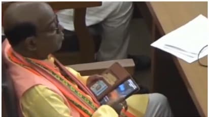 'കോൾ വന്നപ്പോൾ പെട്ടെന്ന് പ്ലേ ആയതാണ്, പോൺ വീഡിയോ കണ്ടിട്ടില്ല'; വിശദീകരണവുമായി ബിജെപി എംഎൽഎ