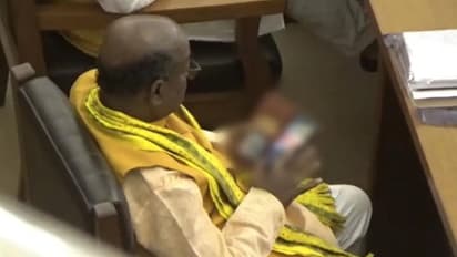 ஆபாசப் படம் பார்த்து சிக்கிய மற்றொரு பாஜக எம்எல்ஏ! இந்த முறை திரிபுரா சட்டப்பேரவையில்!