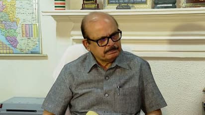 ഐക്യം പ്രധാനം, പ്രശ്നം കെപിസിസി പരിഹരിക്കട്ടെ, മത്സരിക്കണോയെന്ന് മുരളി തന്നെ തീരുമാനിക്കട്ടെ: താരീഖ് അൻവർ