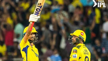 അടിയോടടി! തല്ലുമാല സിനിമ പോലെ സിക്‌സര്‍മാല ക്രിക്കറ്റ്; റുതുരാജിനെ പ്രശംസിച്ച് ആരാധകര്‍ 