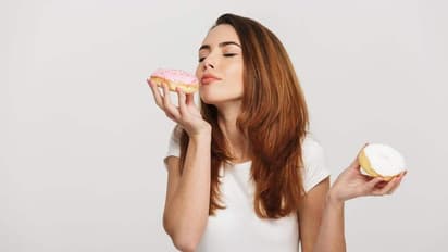 മധുര ഭക്ഷണങ്ങളോട് അമിത താൽപര്യമോ? ഈ രോഗത്തിന്റെ ലക്ഷണമാകാം