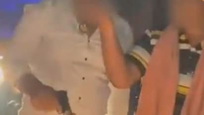 തോക്കുപയോഗിച്ച് കേക്ക് മുറിച്ച് 21-കാരൻ, പിന്നാലെ വീഡിയോ സോഷ്യൽ മീഡിയയിൽ പങ്കുവച്ചു, 'ബാക്കി കഥ' ജയിലിൽ