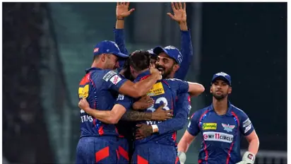 മാര്ക്ക് വുഡിന് അഞ്ച് വിക്കറ്റ്! വാര്ണറിന്റേയും സംഘത്തിന്റേയും തുടക്കം തോല്വിയോടെ; ലഖ്നൗവിന് ജയം