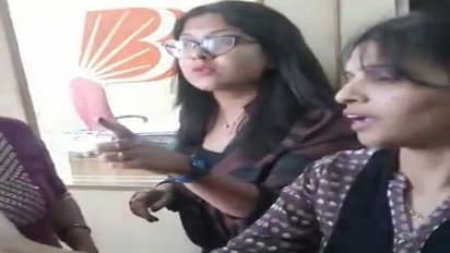 ಬೆಂಗಳೂರು: ಹಿಂದಿ ಬಾರದ ಕನ್ನಡ ಗ್ರಾಹಕರಿಗೆ ಬ್ಯಾಂಕ್‌ ಮ್ಯಾನೇಜರ್‌ ಧಮ್ಕಿ..!