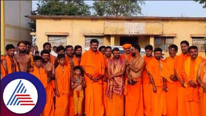 ಚುನಾವಣೆ ಜಯಿಸಲು ಹನುಮಮಾಲೆ ಧರಿಸಿದ ಕೈ ಕಾರ್ಯಕರ್ತರು!