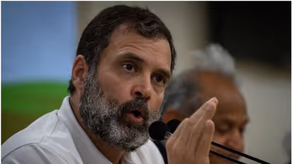 ಬಂಗಲೆ ಕಳೆದುಕೊಂಡ ರಾಹುಲ್ ಗಾಂಧಿಯನ್ನು ಹನುಮಗಿರಿ ಆಶ್ರಮಕ್ಕೆ ಆಹ್ವಾನಿಸಿದ ಆಯೋಧ್ಯ ಶ್ರೀ!