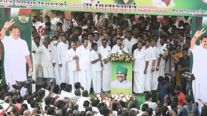 எதற்கும் அஞ்சமாட்டோம்! அதிமுகவை அழிக்க நினைத்தால் அழிந்து போவார்கள்! போறபோக்கில் ஓபிஎஸ்-ஐ விளாசிய இபிஎஸ்!
