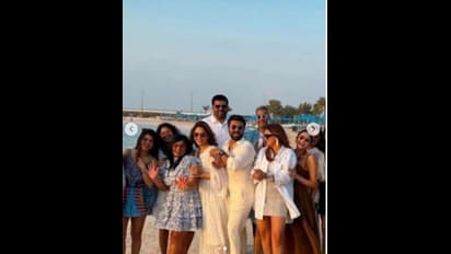 10 ஆண்டுகளுக்கு பின் கர்ப்பமான ராம்சரண் மனைவிக்கு துபாயில் கோலாகலமாக நடந்த வளைகாப்பு - வைரலாகும் போட்டோஸ்