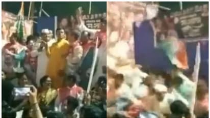 നേതാക്കൾ തിങ്ങിനിറഞ്ഞു, കോൺഗ്രസ് പരിപാടിക്കിടെ സ്റ്റേജ് തകർന്നുവീണു