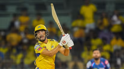 IPL 2023: ಚೆಪಾಕ್ನಲ್ಲಿ ಅಬ್ಬರಿಸಿದ ಚೆನ್ನೈ, ಸಿಕ್ಸರ್ ಮೂಲಕ ರಂಜಿಸಿದ ಧೋನಿ