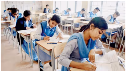 CBSE Class 10 Result: ಸಿಬಿಎಸ್‌ಇ 10ನೇ ತರಗತಿ ಫಲಿತಾಂಶ ಪ್ರಕಟ, ರಿಸಲ್ಟ್‌ಗಾಗಿ ಇಲ್ಲಿ ಚೆಕ್‌ ಮಾಡಿ!