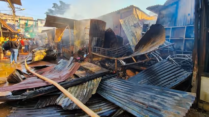 భారీ అగ్నిప్రమాదం.. 200 దుకాణాలు దగ్ధం