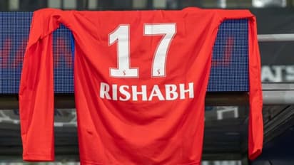 ഡഗ് ഔട്ടില്‍ ജേഴ്സി തൂക്കിയിട്ട് പന്തിനോടുള്ള സ്നേഹ പ്രകടനം വേണ്ടെന്ന് ഡല്‍ഹി ക്യാപിറ്റല്‍സിനോട് ബിസിസിഐ