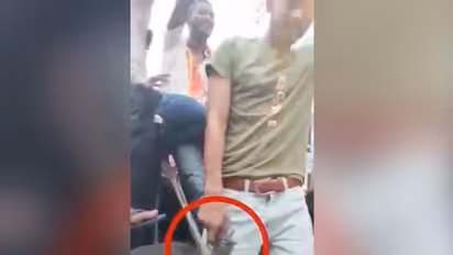 రామనవమి ఊరేగింపులో తుపాకీతో యువకుడి హల్చల్.. వీడియో వైరల్.. కట్ చేస్తే..