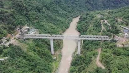 மணிப்பூரில் உலகின் மிக உயரமான ரயில் பாலம்; இறுதிக் கட்ட பணிகள் தீவிரம்