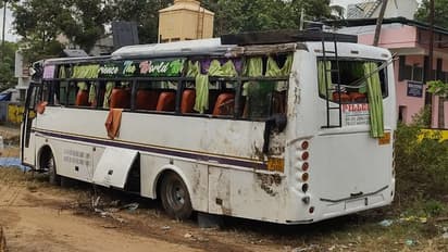 പുന്നപ്രയിൽ ടൂറിസ്റ്റ് ബസ്സ് മറിഞ്ഞ് നിരവധി പേർക്ക് പരിക്ക്