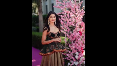 బన్నీ వైఫ్‌ టాప్‌ షోతో కిర్రాక్‌ పోజులు.. జబ్బల కిందకి ఉన్న టాప్‌లో అల్లు స్నేహారెడ్డి అదిరే మార్నింగ్‌ ట్రీట్