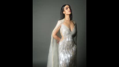 நடிகை கஜோலின் மகளா இது? கடல் கன்னி போன்ற உடையில்... தூக்கலான கவர்ச்சியில் அம்மாவையே மிஞ்சிய நைசா!